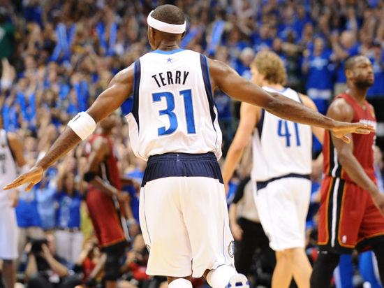 诺伊尔：乌尔比希一定会接替我的位置；我想慢慢考虑未来（诺伊尔肯定乌尔比希将接班，个人未来将从长计议）