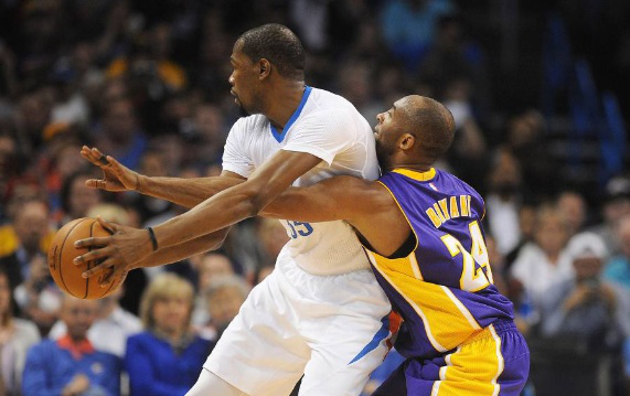 巴萨重返诺坎普进行公开训练，卡萨多：我梦想着在这里踢球（巴萨回归诺坎普开放训练，卡萨多：在这里踢球是我的梦想）