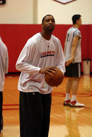 图片报：拜仁三将晒AI生成胡子照片，参与活动呼吁关注男性健康（图片报：拜仁三名球员晒AI合成胡须造型照，参与活动倡导关注男性健康）