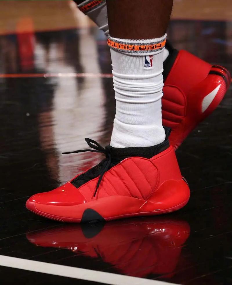 鲍曼：不关心诺伊尔是否重返德国队；人们似乎不尊重他的决定（鲍曼：不在意诺伊尔是否重返德国队，外界并未尊重他的选择）