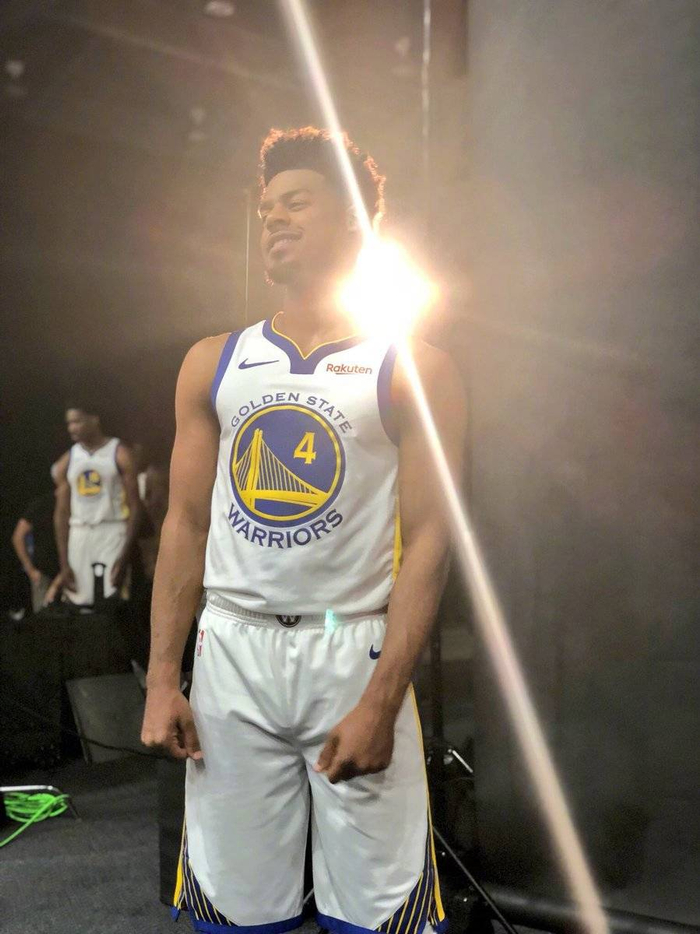 后场传控配合稳定，控球率持续提升（后场传控配合稳健，控球率稳步攀升）